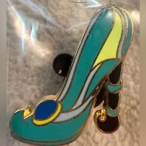 Jasmine’s High Heel Enamel Pin from the Aladdin.